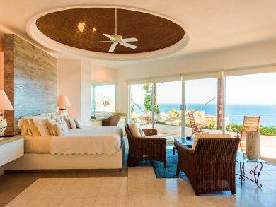 Oceanfront Luxury Vacation Villa with Six Bedrooms Rent Now