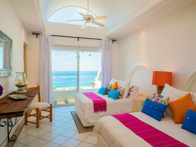 Oceanfront Luxury Vacation Villa with Six Bedrooms Rent Now