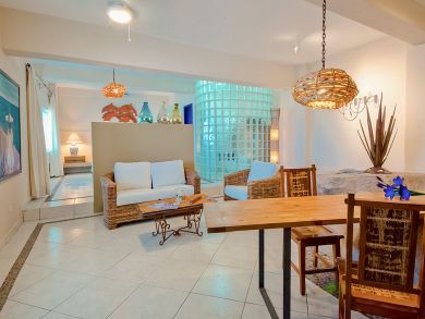 Oceanfront Luxury Vacation Villa with Six Bedrooms Rent Now
