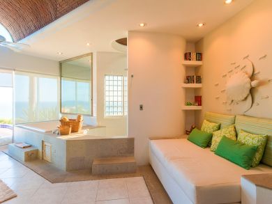 Oceanfront Luxury Vacation Villa with Six Bedrooms Rent Now
