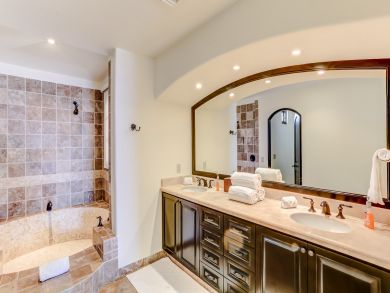 A Two Min Walk toPrivate Beach Locate din Resort Community A Two Min Walk toPrivate Beach Locate din Resort Community