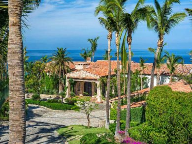 The Ultimate Beachfront Vacation Villa Posh in Every Way