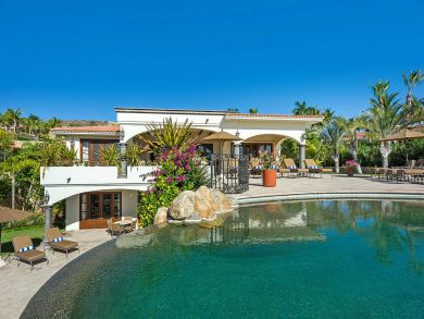Located Between San Jose Del Cabo and Cabo San Lucas