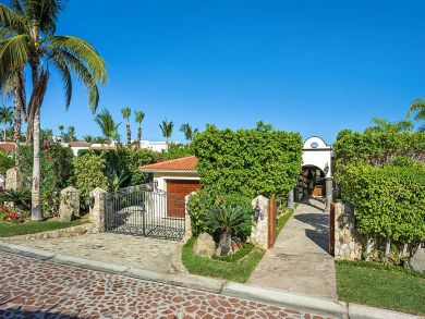 Located Between San Jose Del Cabo and Cabo San Lucas