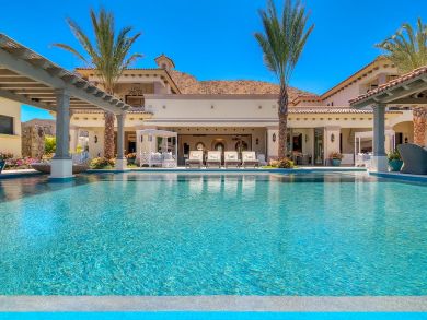 Cabo Villa Enjoy a Butler, Waiter, Housekeeper & Driver.