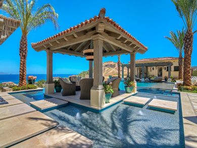 Cabo Villa Enjoy a Butler, Waiter, Housekeeper & Driver.