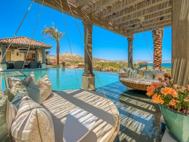 Cabo Villa Enjoy a Butler, Waiter, Housekeeper & Driver.