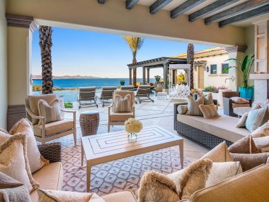 Cabo Villa Enjoy a Butler, Waiter, Housekeeper & Driver.