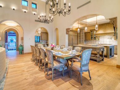 Cabo Villa Enjoy a Butler, Waiter, Housekeeper & Driver.