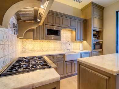 Cabo Villa Enjoy a Butler, Waiter, Housekeeper & Driver.