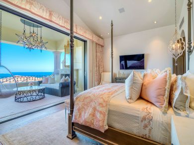 Cabo Villa Enjoy a Butler, Waiter, Housekeeper & Driver.