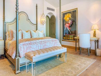 Cabo Villa Enjoy a Butler, Waiter, Housekeeper & Driver.