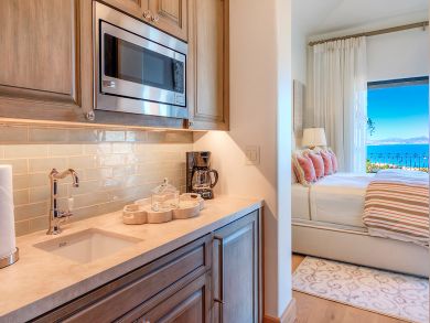 Cabo Villa Enjoy a Butler, Waiter, Housekeeper & Driver.