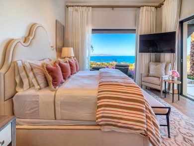 Cabo Villa Enjoy a Butler, Waiter, Housekeeper & Driver.