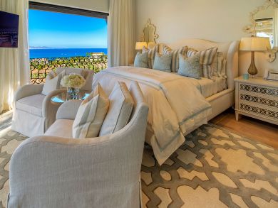 Cabo Villa Enjoy a Butler, Waiter, Housekeeper & Driver.