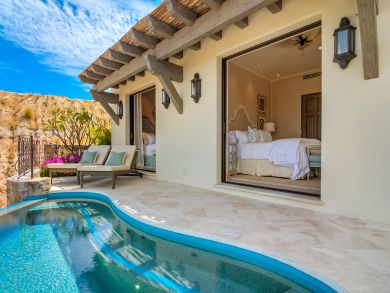 Cabo Villa Enjoy a Butler, Waiter, Housekeeper & Driver.