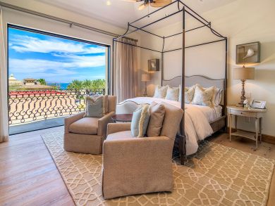 Cabo Villa Enjoy a Butler, Waiter, Housekeeper & Driver.