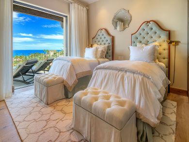 Cabo Villa Enjoy a Butler, Waiter, Housekeeper & Driver.