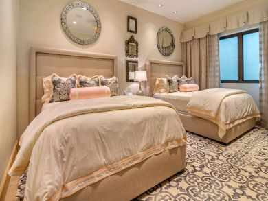 Cabo Villa Enjoy a Butler, Waiter, Housekeeper & Driver.