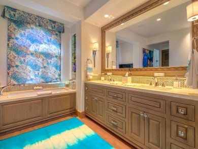 Cabo Villa Enjoy a Butler, Waiter, Housekeeper & Driver.