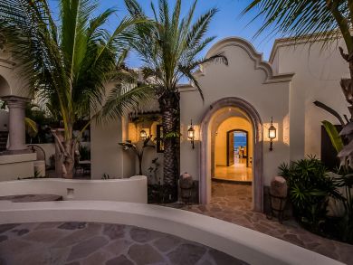 Beachfront Villa Housekeeping & Security Excellent Views.