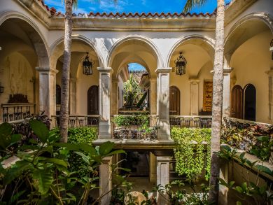 One of the Most Luxurious Vacation Villas Oceanfront