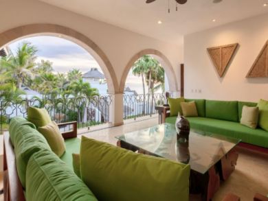 A Los Cabos Resort with Staff of Nine Luxury Retreat!