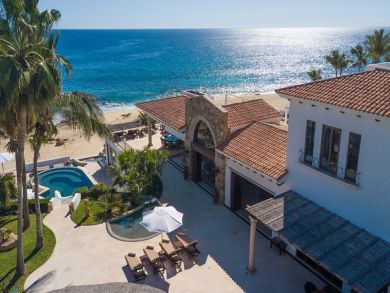 A Los Cabos Resort with Staff of Nine Luxury Retreat!