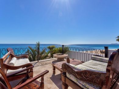 A Los Cabos Resort with Staff of Nine Luxury Retreat!