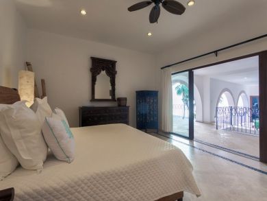 A Los Cabos Resort with Staff of Nine Luxury Retreat!