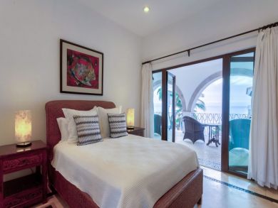 A Los Cabos Resort with Staff of Nine Luxury Retreat!