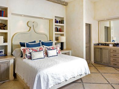 Amazing Villa with Staff View Photos.