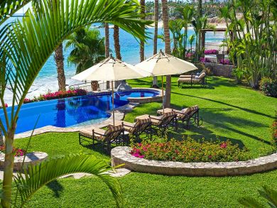 Amazing Villa with Staff View Photos.