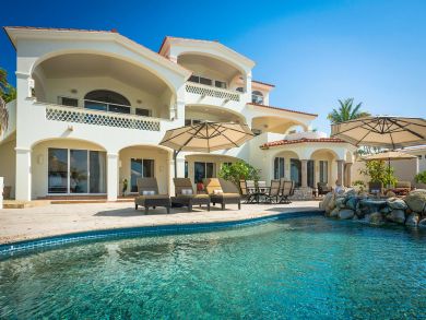Great Bedrooms, Pool, Views, Prices, Call Agent Today Great Bedrooms, Pool, Views, Prices, Call Agent Today
