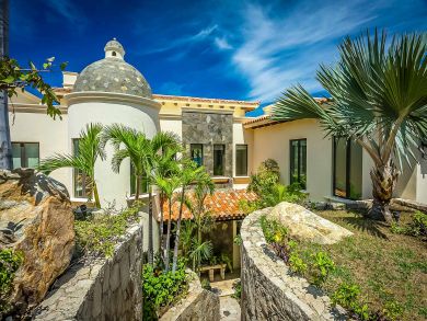 This Villa Has All the Bells and Whistles.