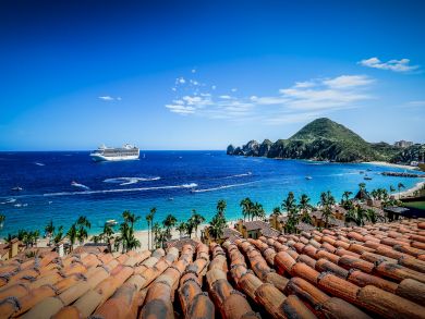 Beachfront Penthouse Near to Vibrant Cabo San Lucas