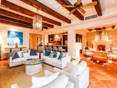 Beachfront Penthouse Near to Vibrant Cabo San Lucas