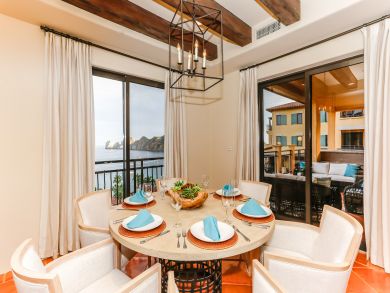 Beachfront Penthouse Near to Vibrant Cabo San Lucas