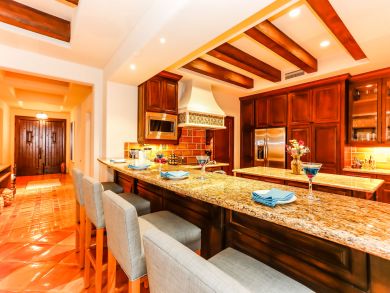 Beachfront Penthouse Near to Vibrant Cabo San Lucas