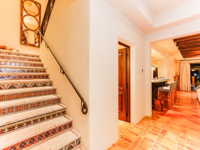 Beachfront Penthouse Near to Vibrant Cabo San Lucas