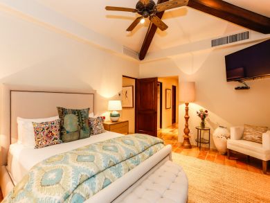Beachfront Penthouse Near to Vibrant Cabo San Lucas