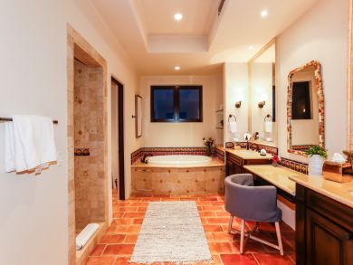 Beachfront Penthouse Near to Vibrant Cabo San Lucas