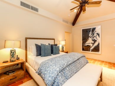 Beachfront Penthouse Near to Vibrant Cabo San Lucas
