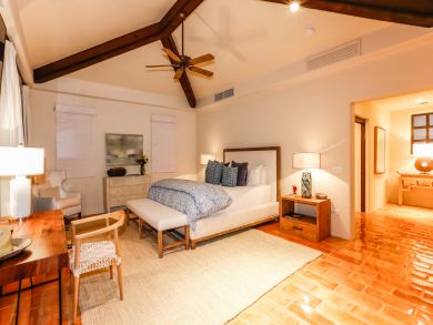Beachfront Penthouse Near to Vibrant Cabo San Lucas