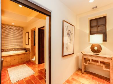 Beachfront Penthouse Near to Vibrant Cabo San Lucas