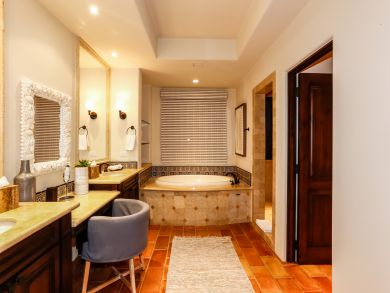 Beachfront Penthouse Near to Vibrant Cabo San Lucas