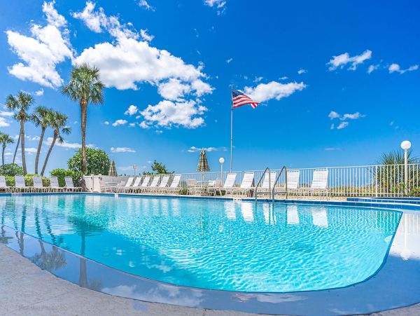 Indian Rocks 3 Bedroom Beach Condo Full Gulf View - Sleeps 6