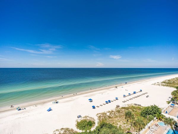 Indian Rocks 3 Bedroom Beach Condo Full Gulf View - Sleeps 6