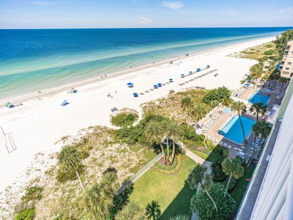 Indian Rocks 3 Bedroom Beach Condo Full Gulf View - Sleeps 6