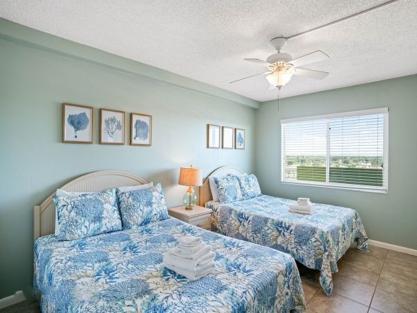 Indian Rocks 3 Bedroom Beach Condo Full Gulf View - Sleeps 6